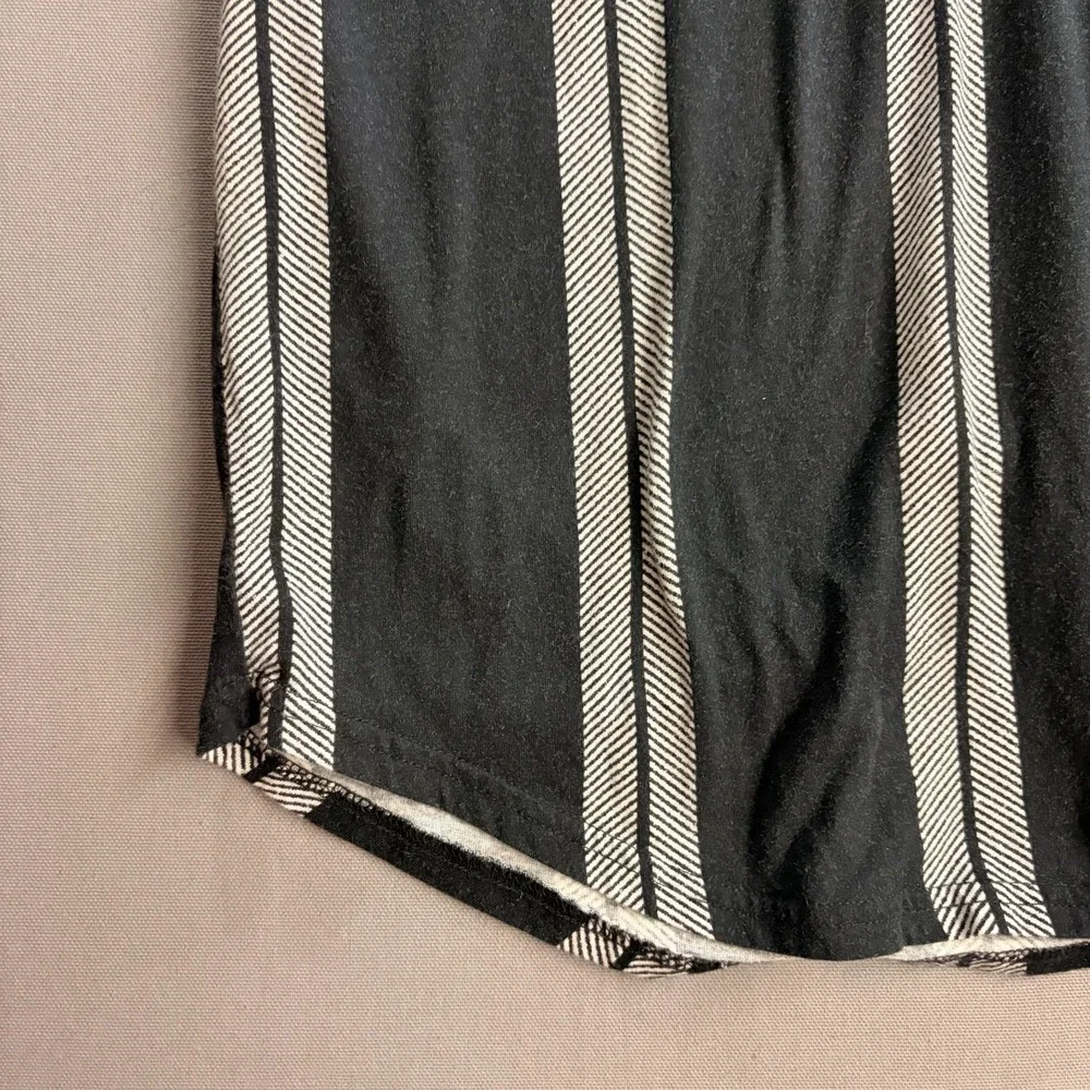 Hollister Mens XL Black Gray Vertical Stripe Script Logo Cotton T Shirt